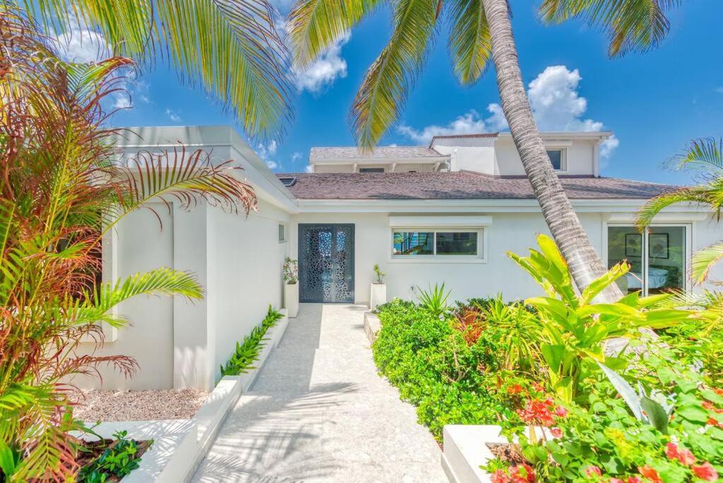 Surfsong Villa- Luxury Water Front Villa For 12 Maho Extérieur photo